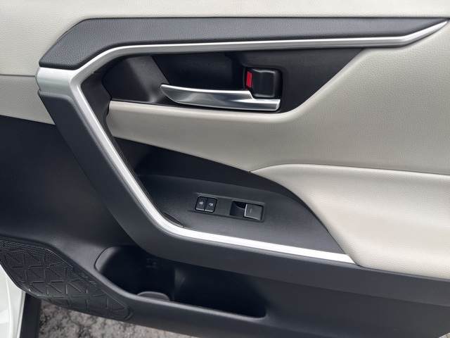 2022 Toyota RAV4 XLE photo 15