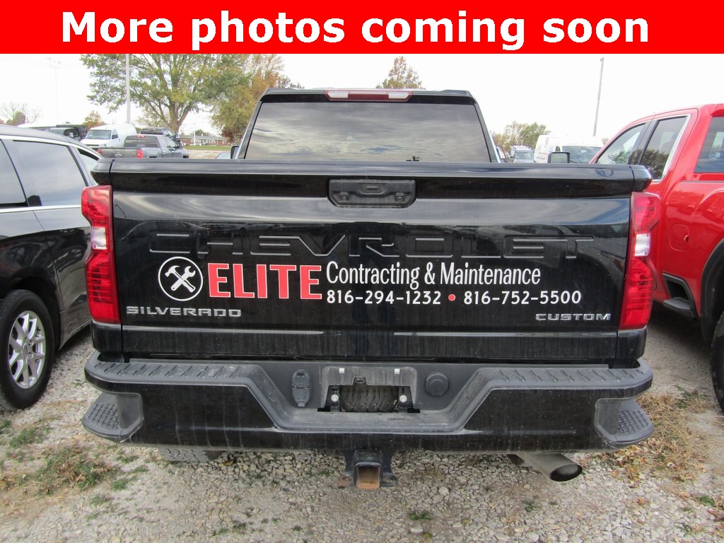 2022 Chevrolet Silverado 2500HD Custom photo 2