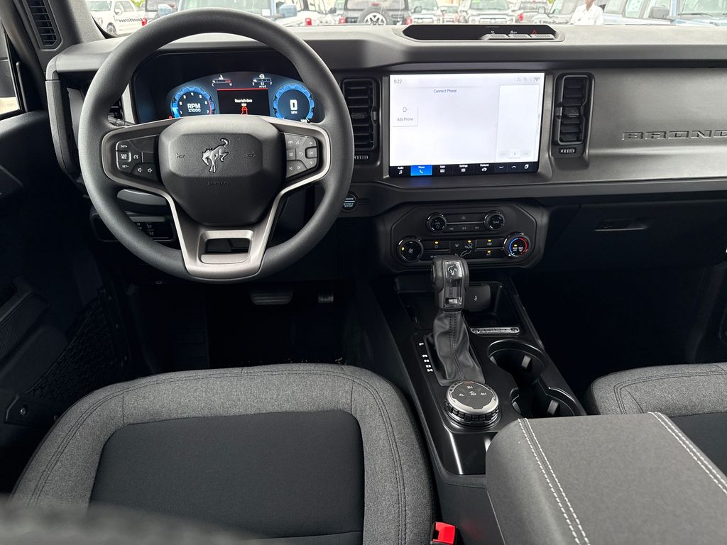2025 Ford Bronco Base photo 4