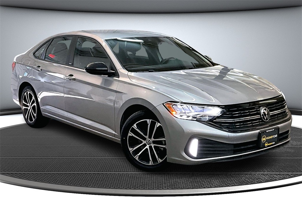 2023 Volkswagen Jetta Sport's photo