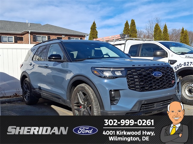 2025 Ford Explorer ST's photo
