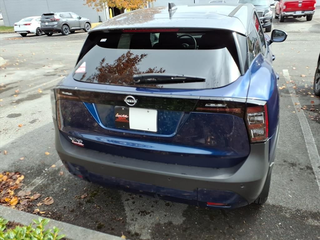 2025 Nissan Kicks SV photo 3