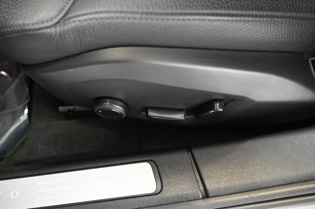 2024 Volvo S60 B5 Plus photo 21