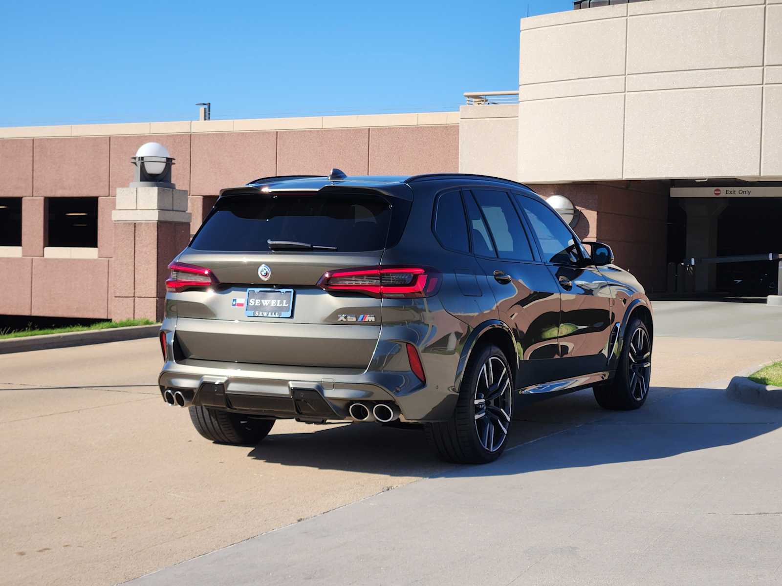 2022 Bmw X5 M photo 2