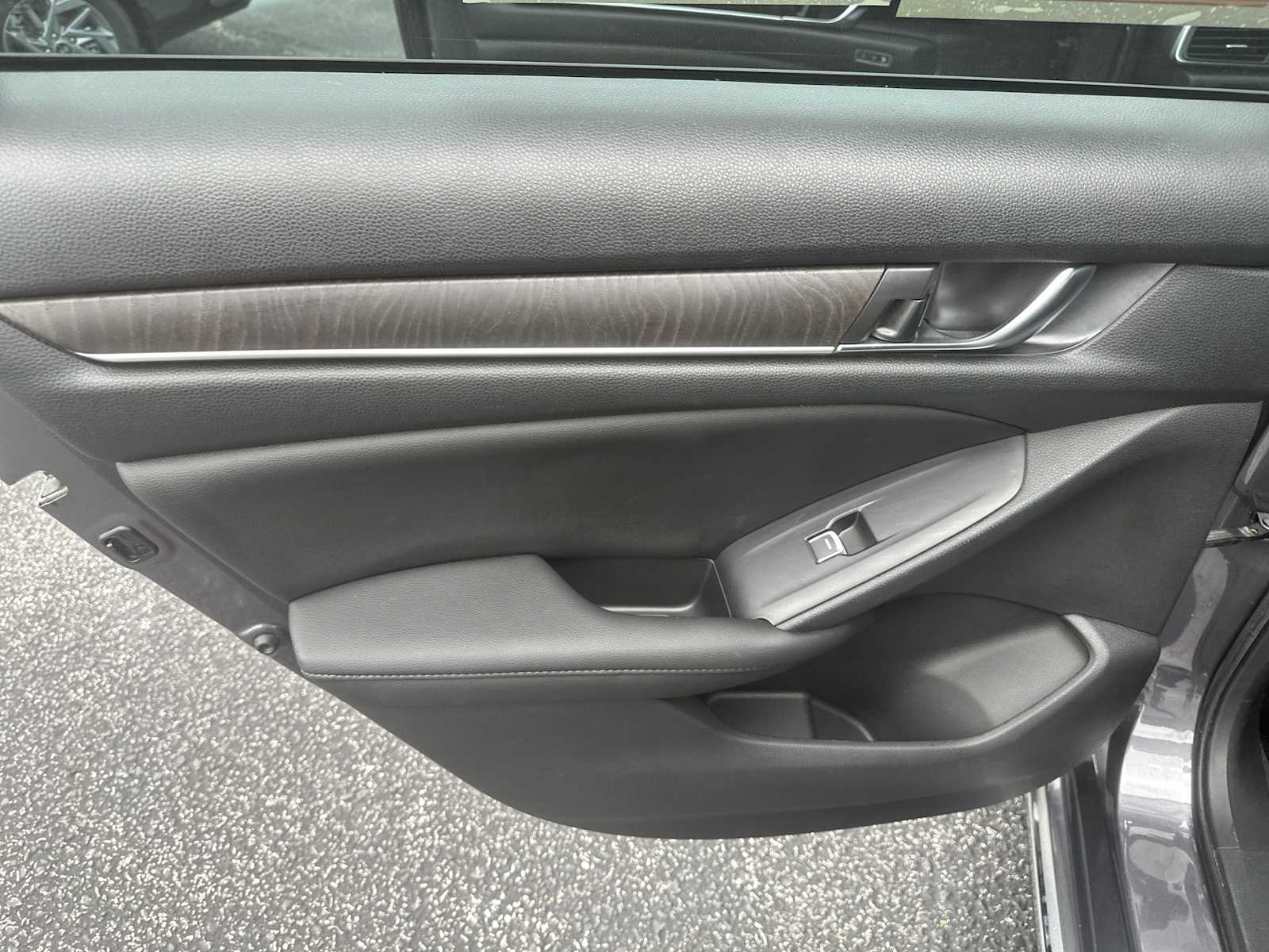 2021 Honda Accord EX-L photo 27