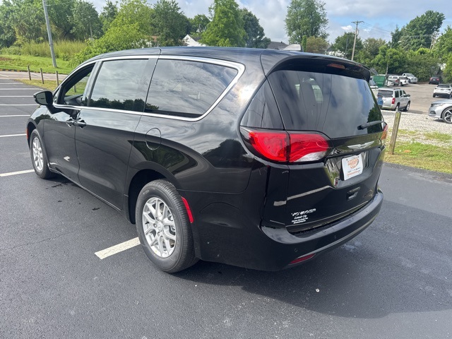 2025 Chrysler Voyager LX photo 5