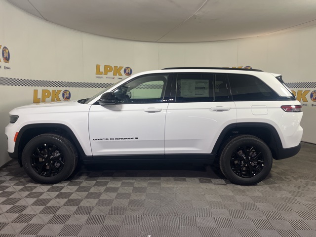 2025 Jeep Grand Cherokee Altitude X photo 2