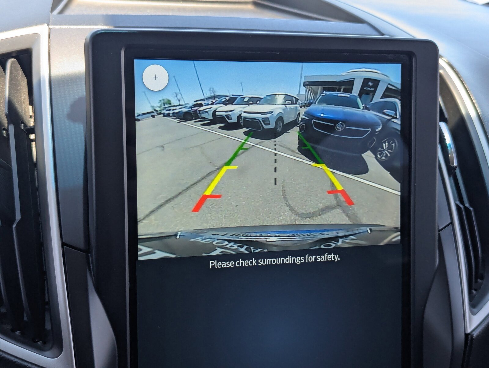 2022 Ford Edge SE photo 19