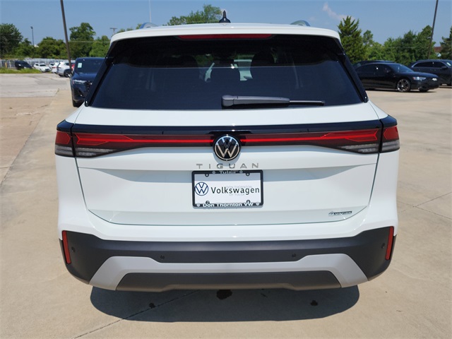 2025 Volkswagen Tiguan S photo 2