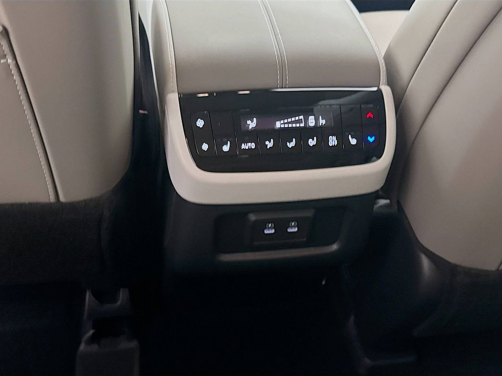 2026 Infiniti QX60 Luxe photo 29