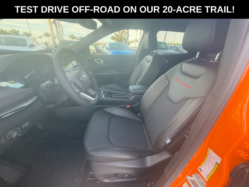 2026 Jeep Compass Trailhawk photo 2