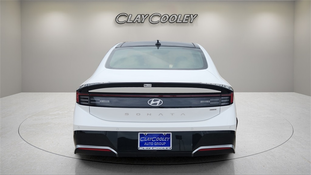 2025 Hyundai Sonata Hybrid Limited photo 4