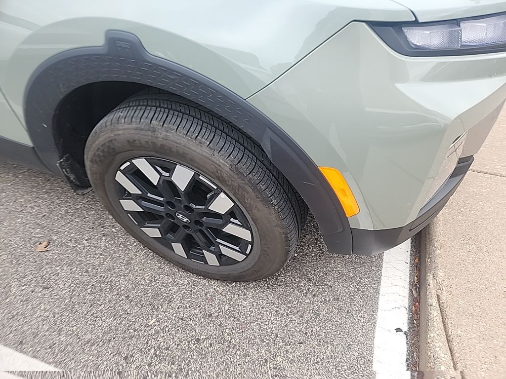 2025 Hyundai Santa Cruz SEL photo 2