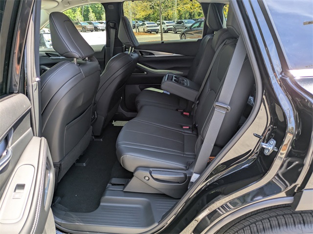 2026 Infiniti QX60 Luxe photo 14