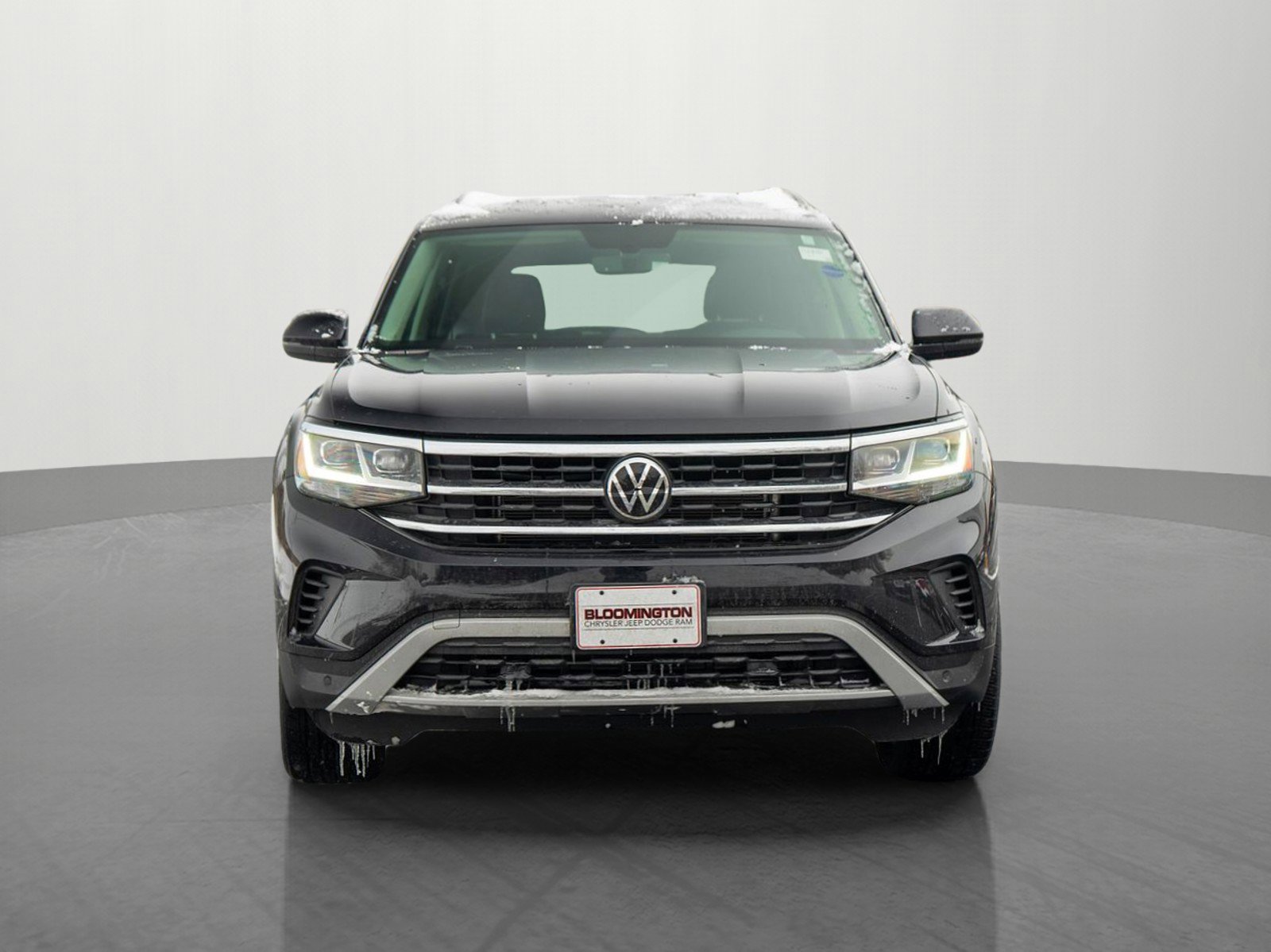 Used 2023 Volkswagen Atlas SE w/Tech with VIN 1V2HR2CA6PC553803 for sale in Minneapolis, Minnesota