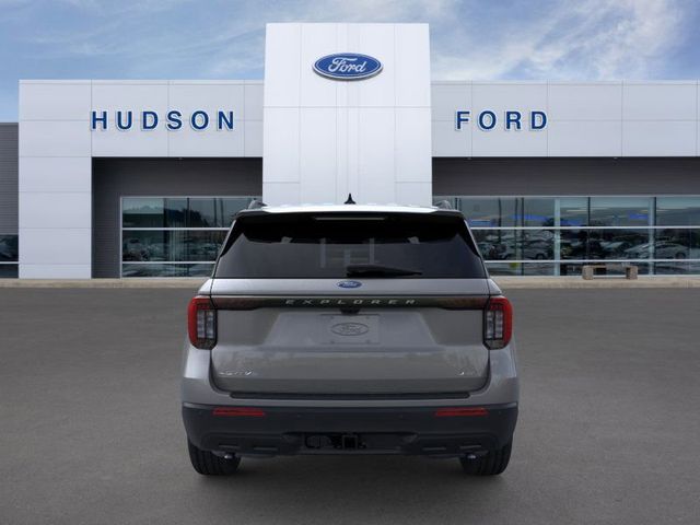 2025 Ford Explorer photo 5