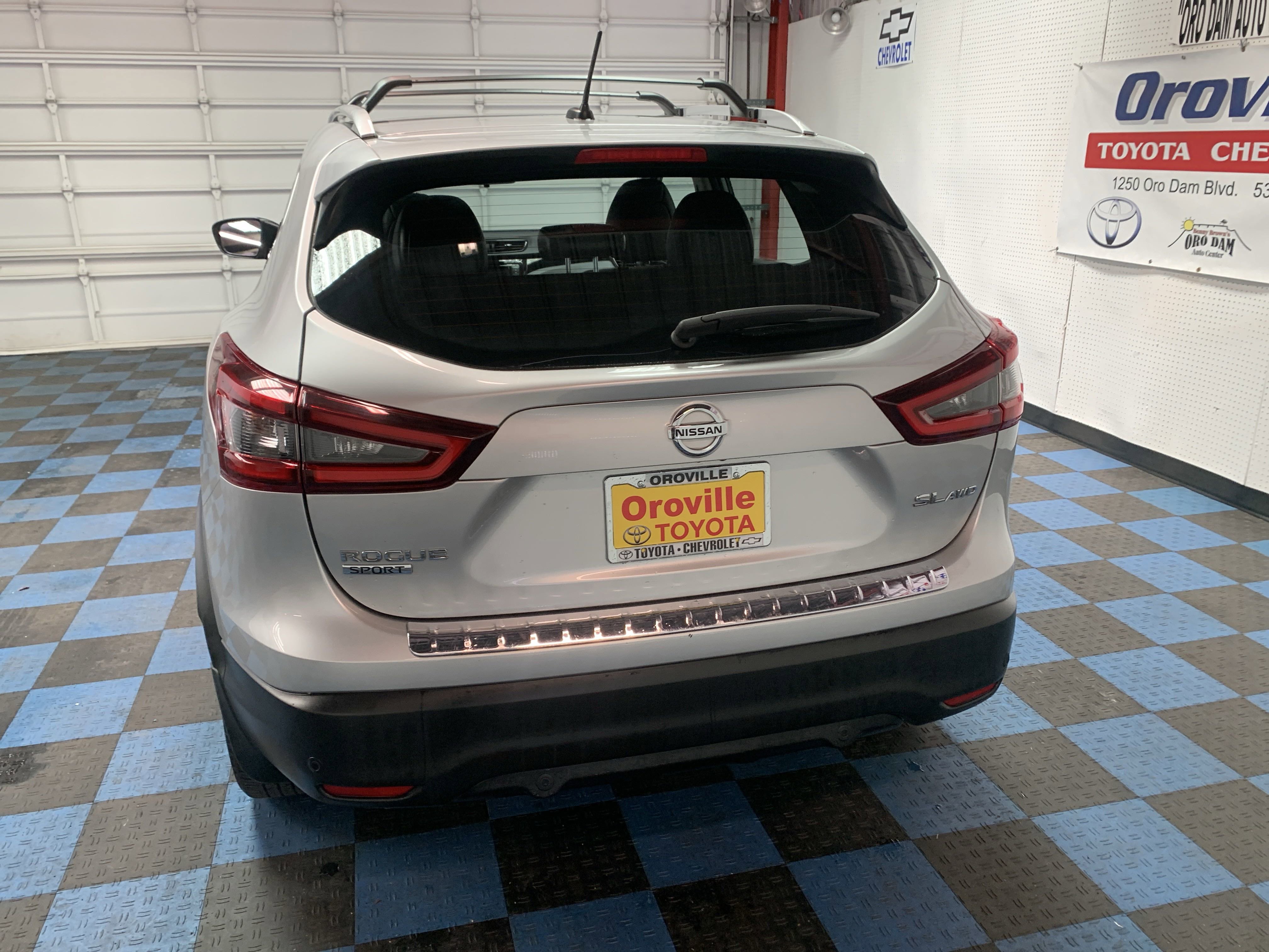 2022 Nissan Rogue Sport SL photo 3