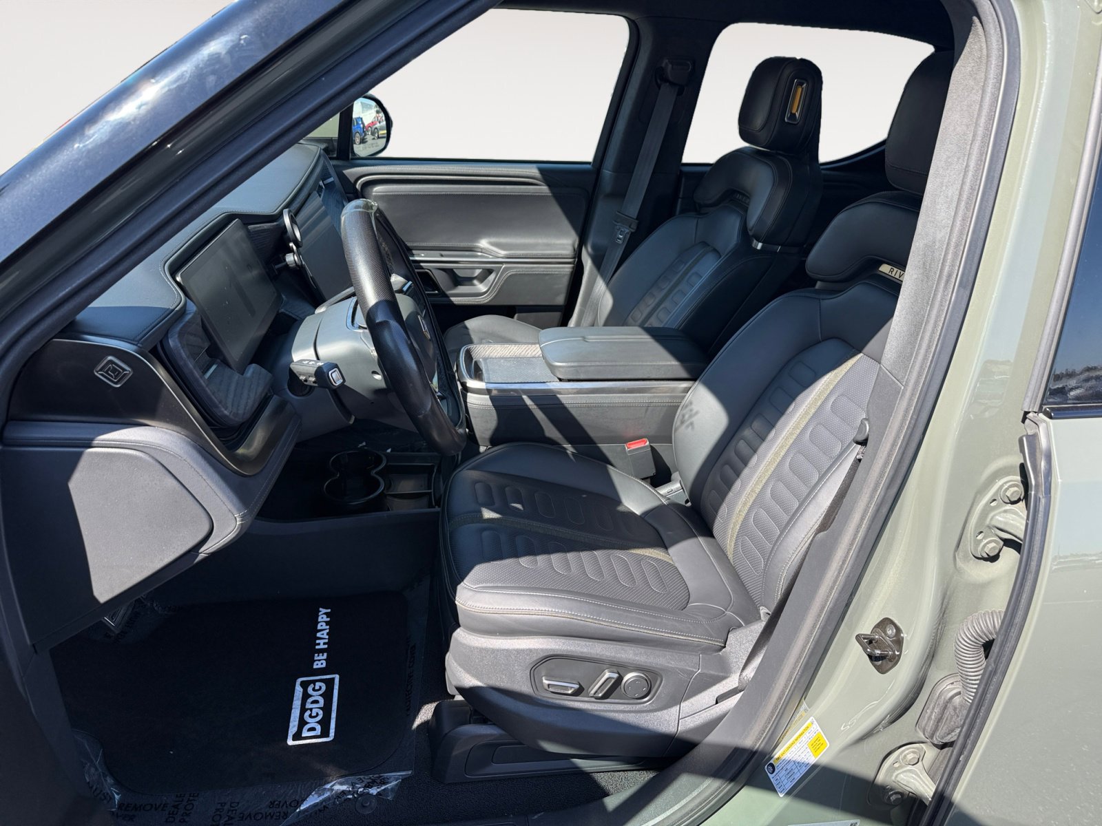 2023 Rivian R1T Launch Edition photo 5