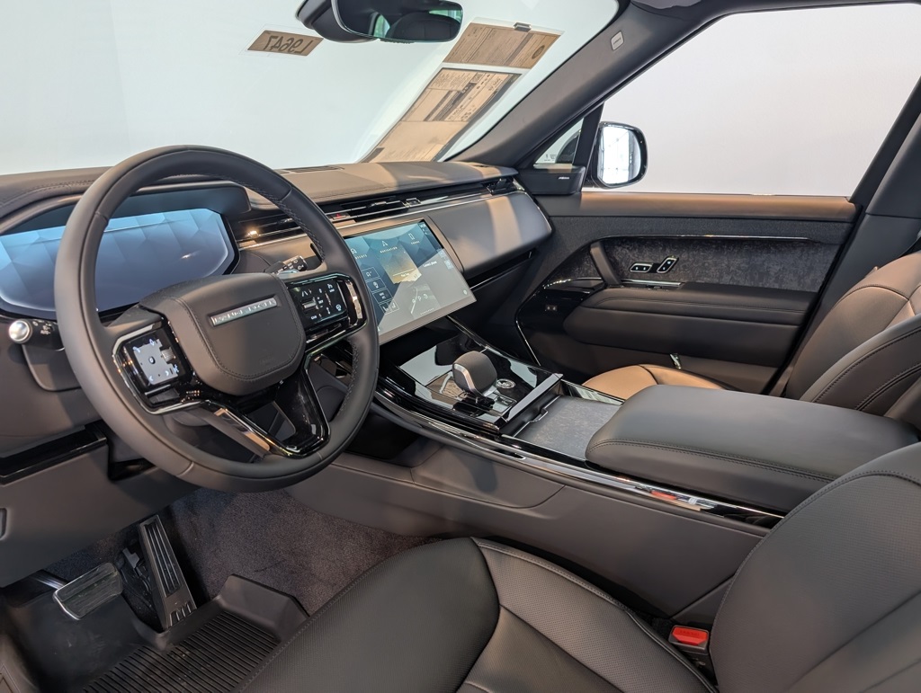 2025 Land Rover Range Rover Sport SE photo 9