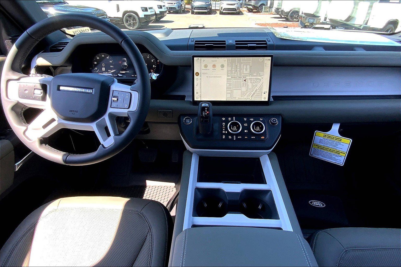 2025 Land Rover Defender 110 X-Dynamic SE photo 5