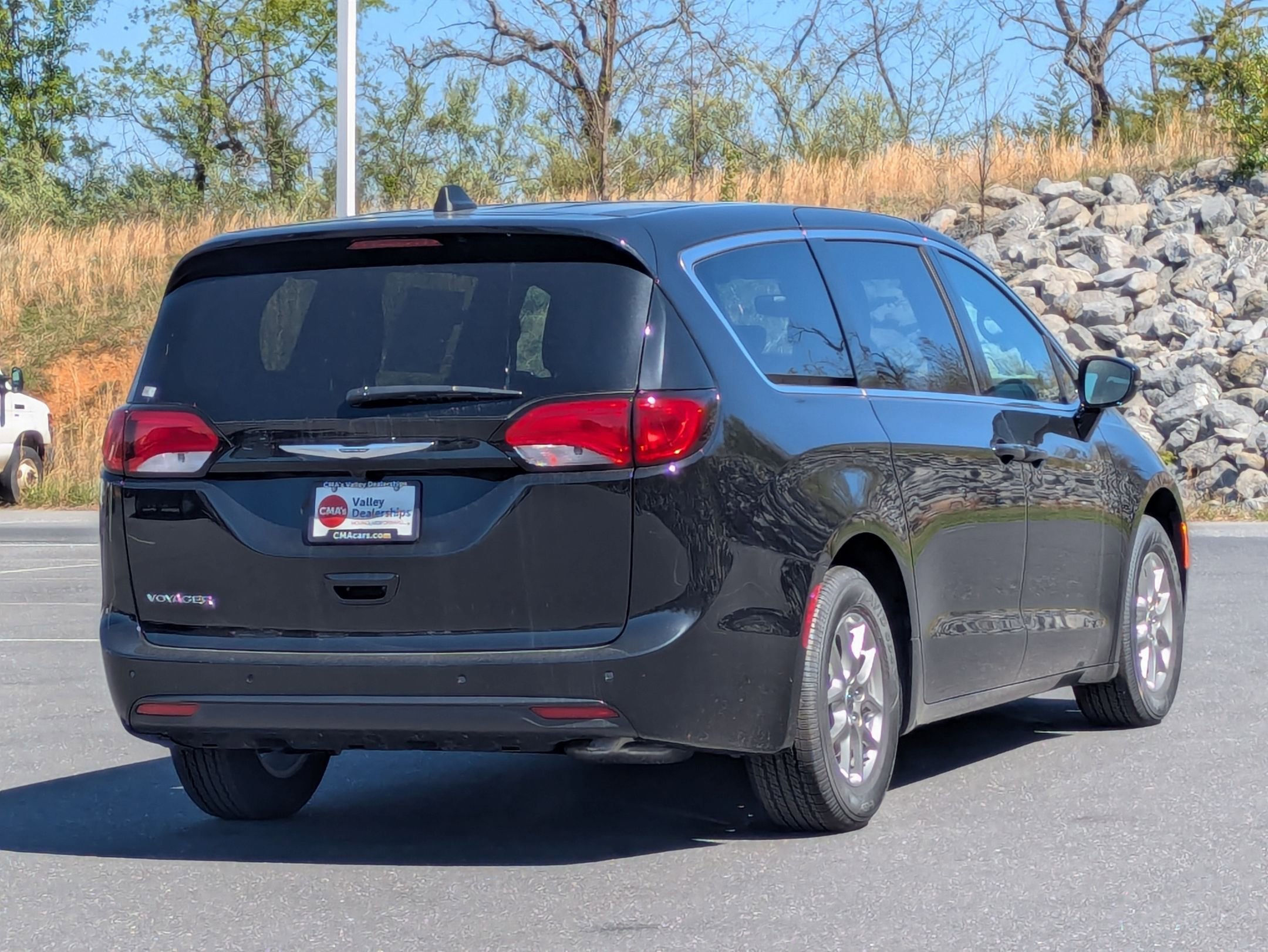 2025 Chrysler Voyager LX photo 4