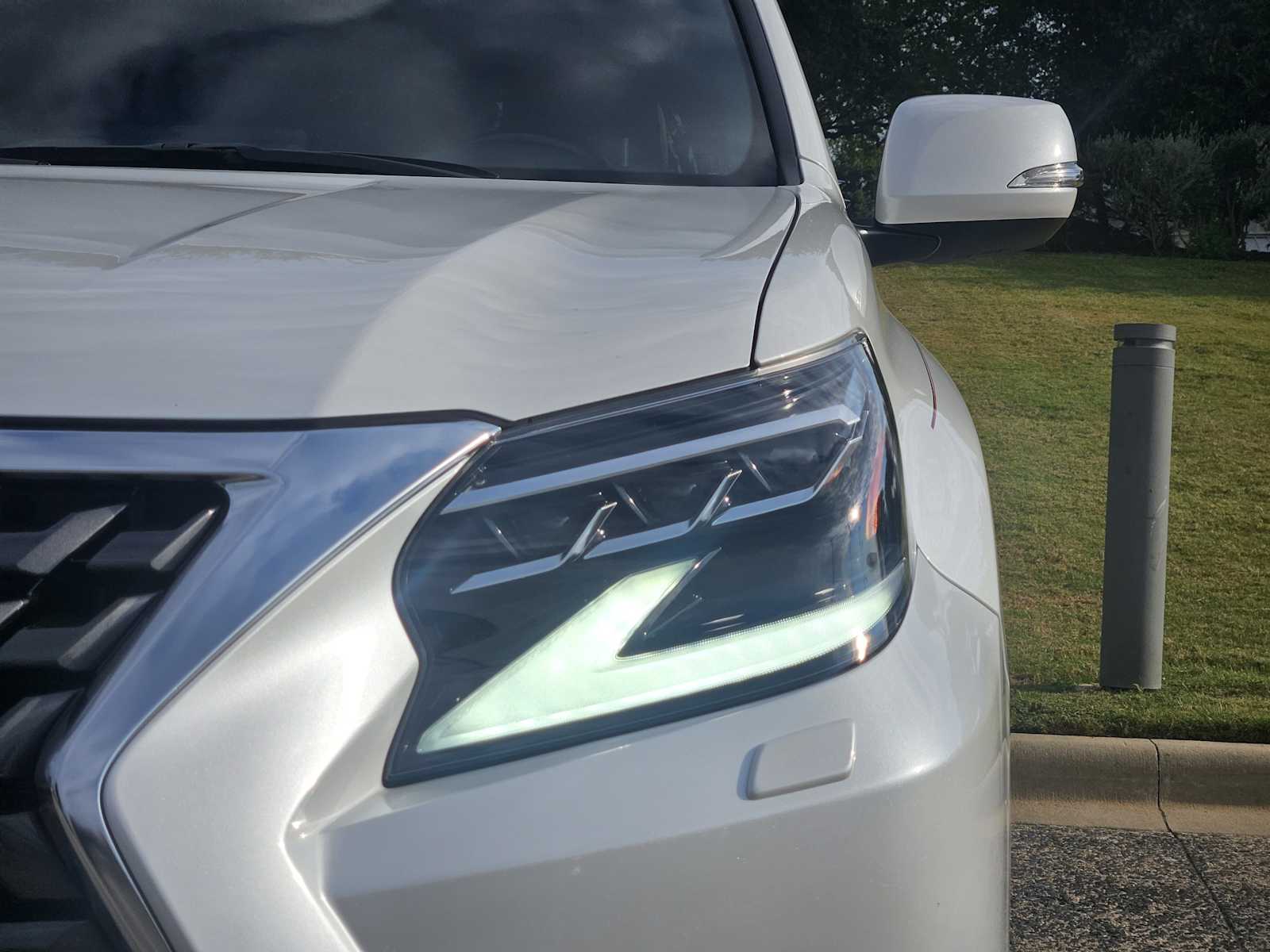 2023 Lexus GX 460 Premium photo 3