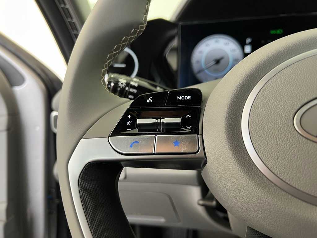 2025 Hyundai Elantra SEL Convenience photo 16