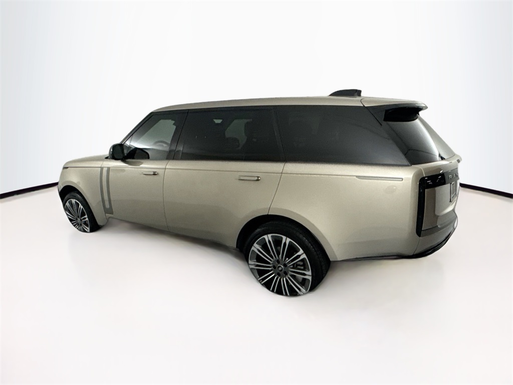2025 Land Rover Range Rover SE photo 7