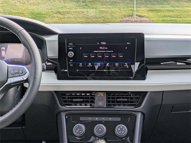 2025 Volkswagen Taos S photo 17