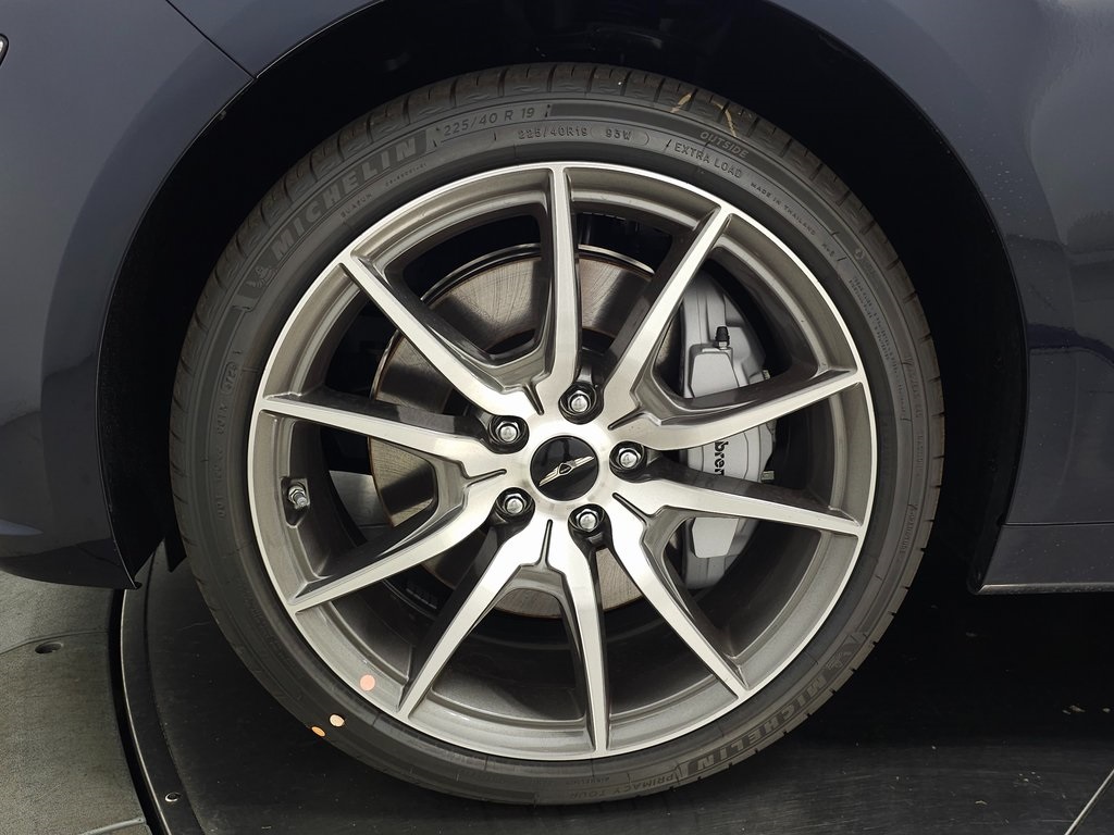 2026 Genesis G70 2.5T AWD photo 6