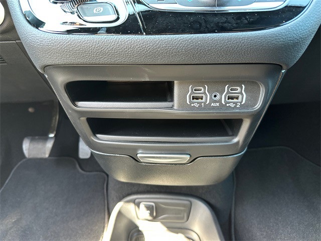 2025 Chrysler Pacifica photo 20