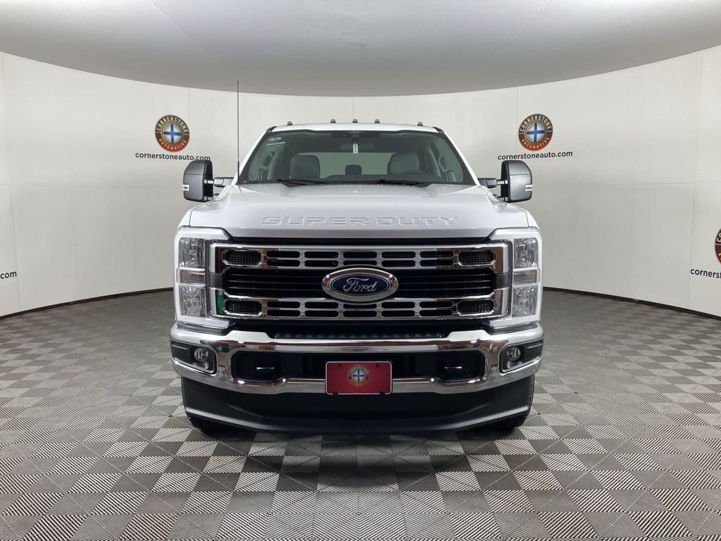 2025 Ford F-350 XLT photo 6