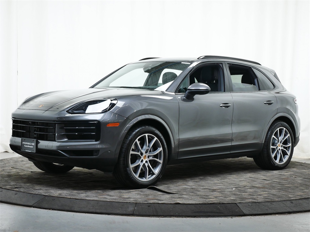 2025 Porsche Cayenne Base's photo