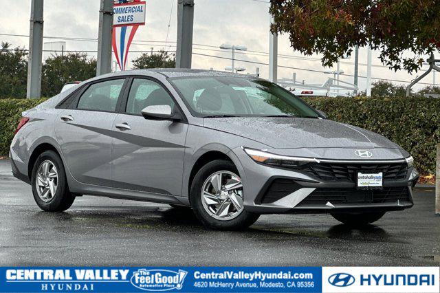 2026 Hyundai Elantra SE's photo