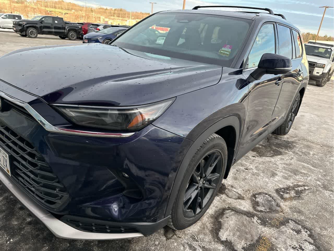 2024 Toyota Grand Highlander Platinum's photo