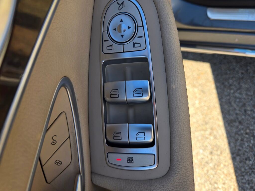 2017 Mercedes Benz C 300 4MATIC Sedan photo 21