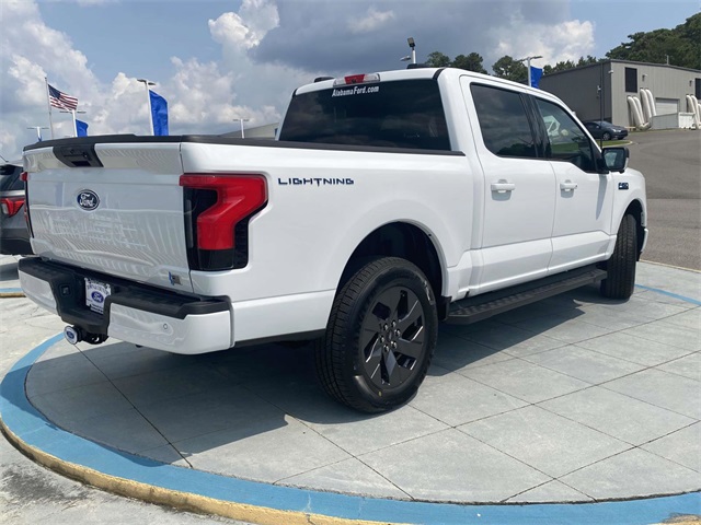 2025 Ford F-150 Lightning photo 2