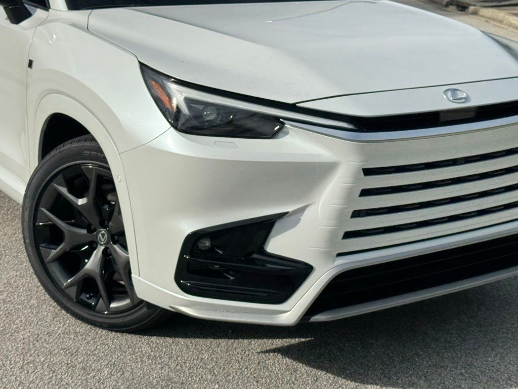 2026 Lexus TX 500h F SPORT Performance Premium photo 3