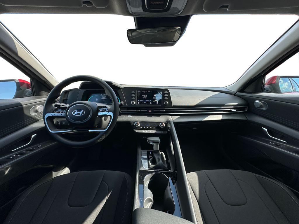 2025 Hyundai Elantra Hybrid photo 21