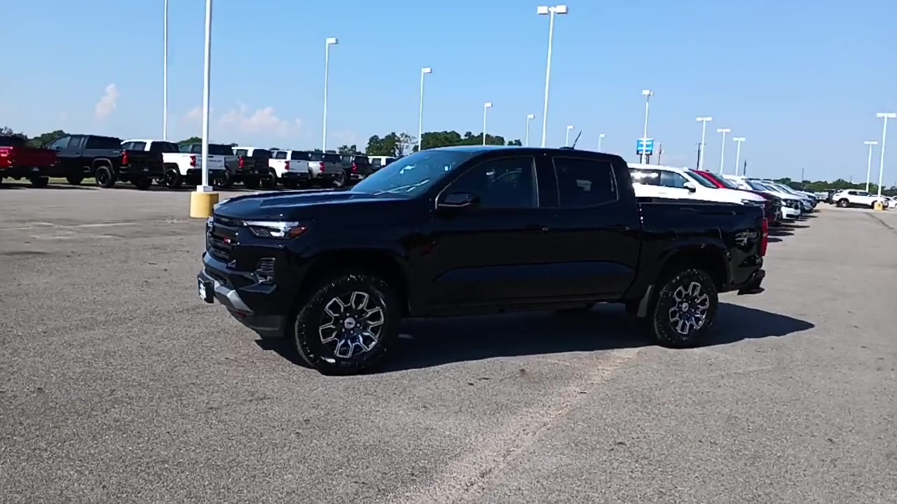 2026 Chevrolet Colorado Z71 photo 3