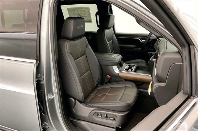 2025 Chevrolet Silverado 3500HD High Country photo 13
