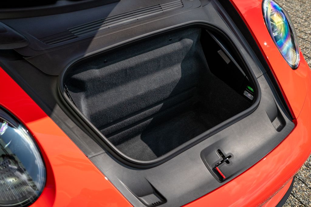 2023 Porsche 911 4 GTS photo 40