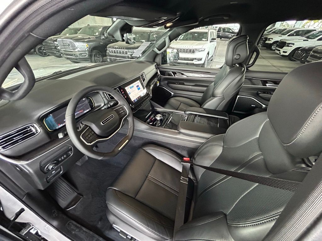 2024 Jeep Wagoneer Base photo 30