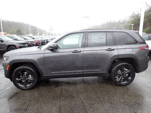 2025 Jeep Grand Cherokee Altitude X photo 2