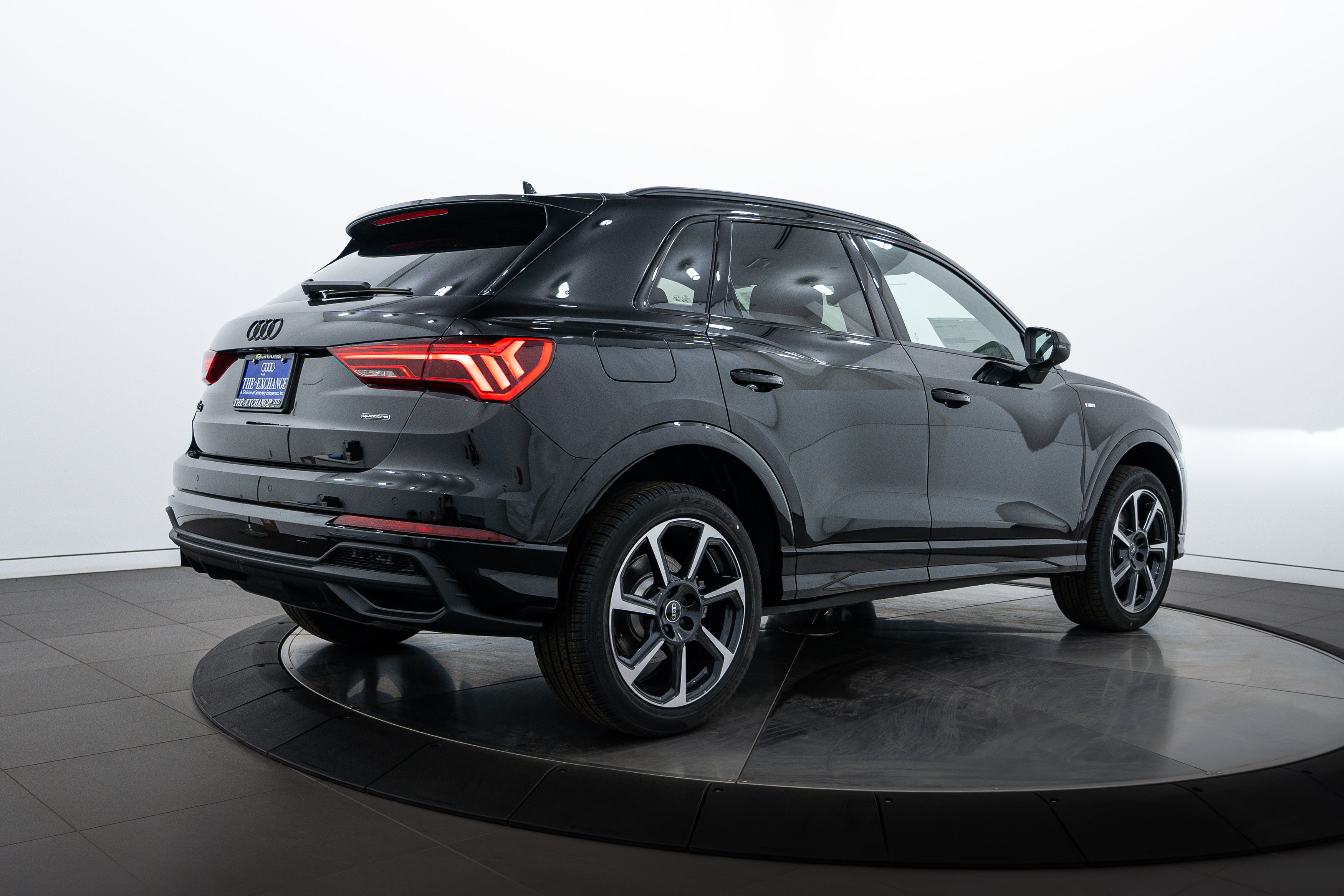 2025 Audi Q3 S line Premium Plus photo 2