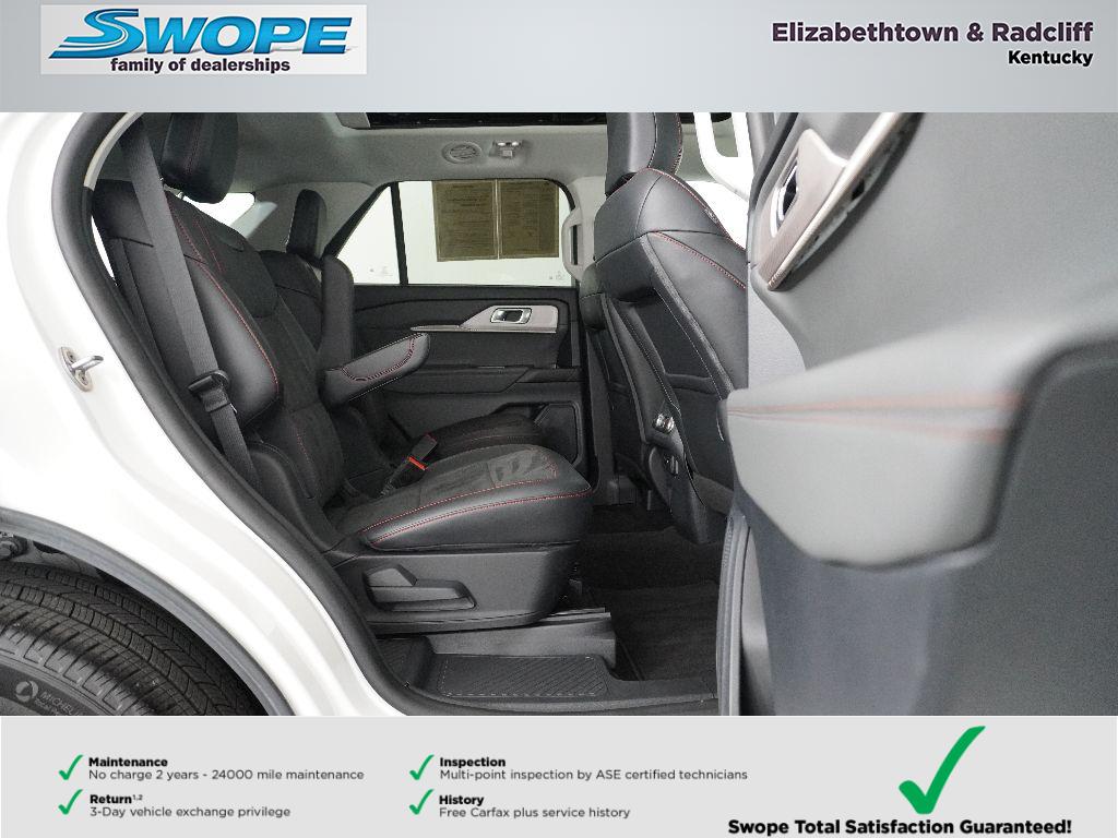 2025 Ford Explorer photo 9
