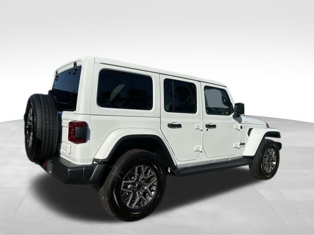 2025 Jeep Wrangler Sahara photo 3