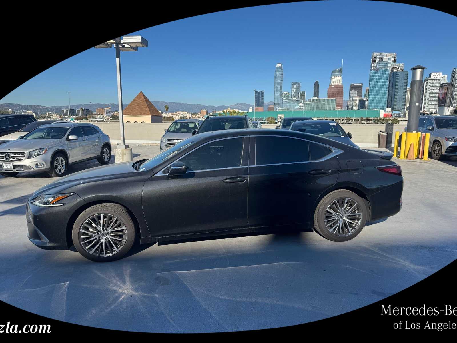 2024 Lexus ES Hybrid 300h's photo