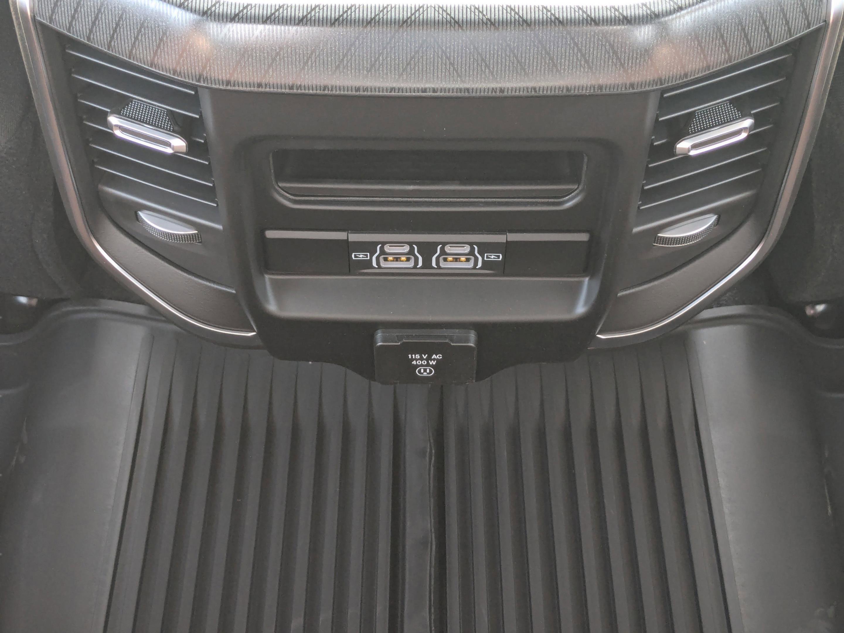 2025 Ram 3500 Big Horn photo 7