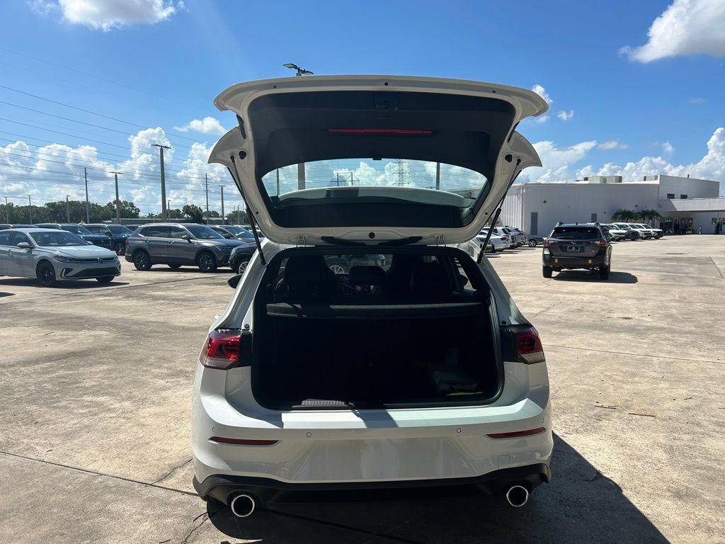 2025 Volkswagen Golf GTI SE photo 35